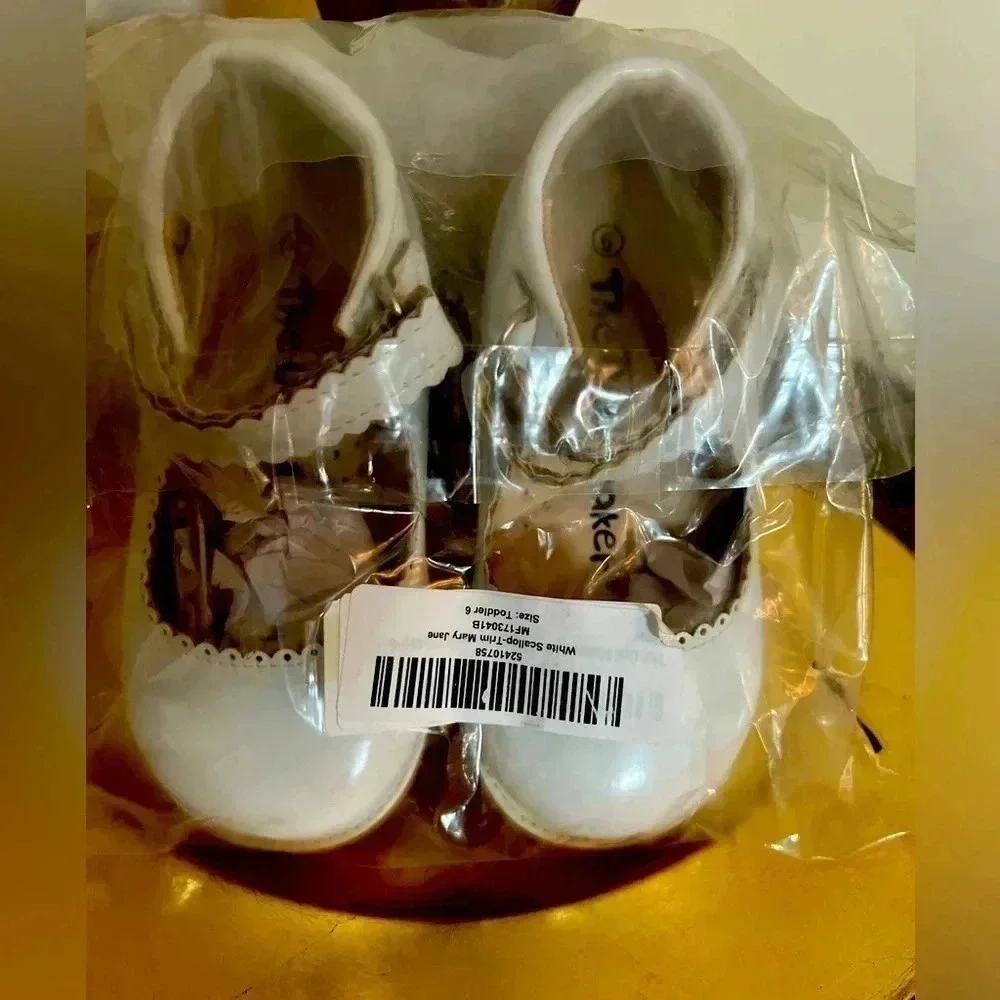 LITTLE GIRLS MARY JANE SCALLOPED TRIM SHOES WHITE NIP SIZE 6